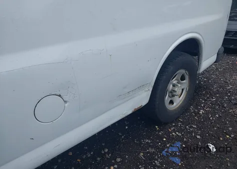 2007 Chevrolet Express Work Van z USA, uszkodzony, nr VIN 1GCFG15X471177057